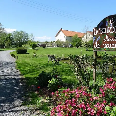 Le Pressoir 度假居 Vesly